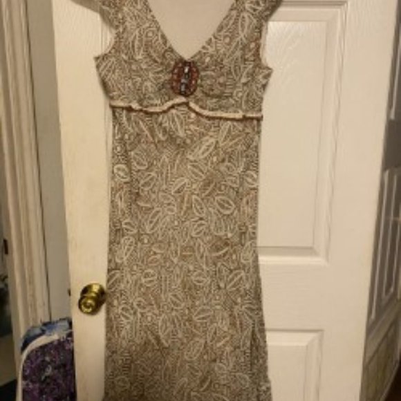 Leaf Print Midi Dress - Picture 2 of 3